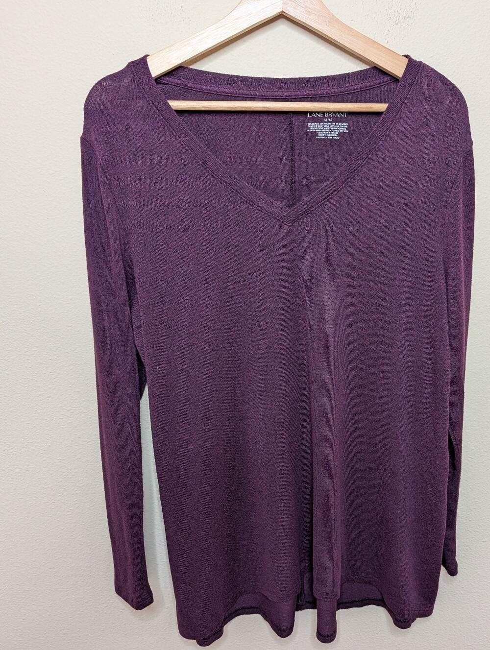 Lane Bryant Plum V-Neck Long Sleeve Top Size 14/16 Soft Knit